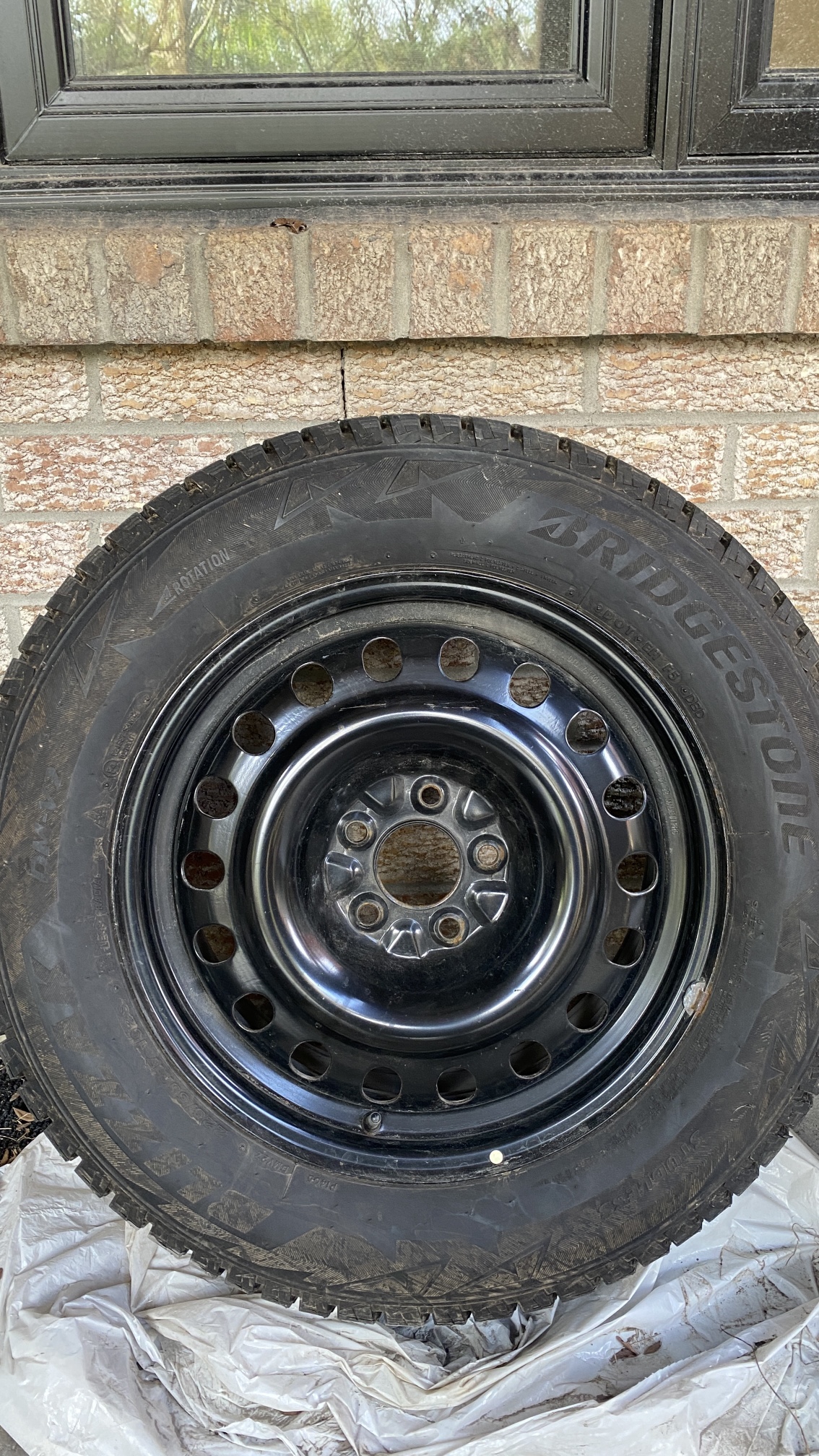 Bridgestone Winter Tires with Rims x4 - photo 4