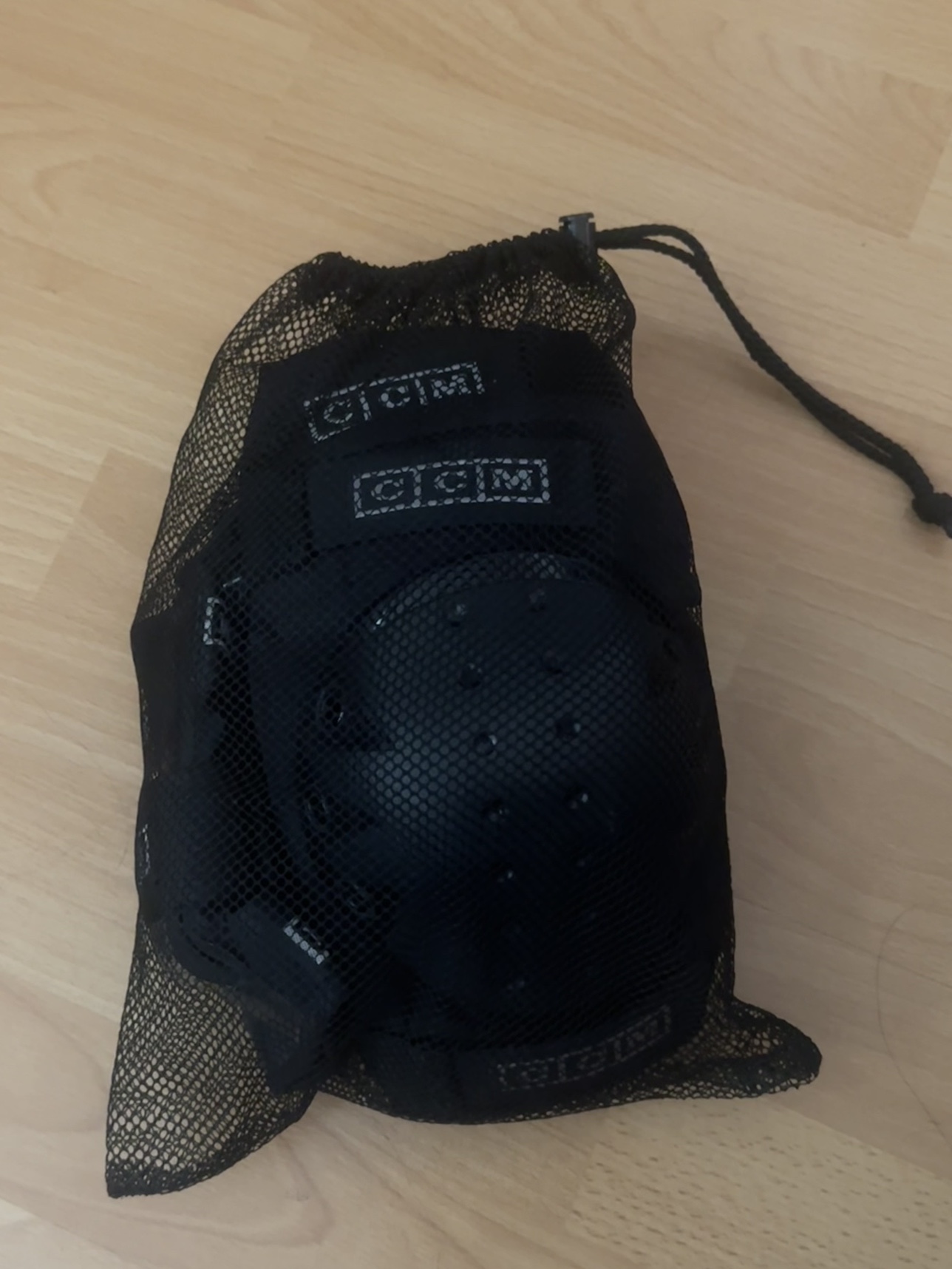 CCM Knee and Wrist Pads Adult M - photo 2