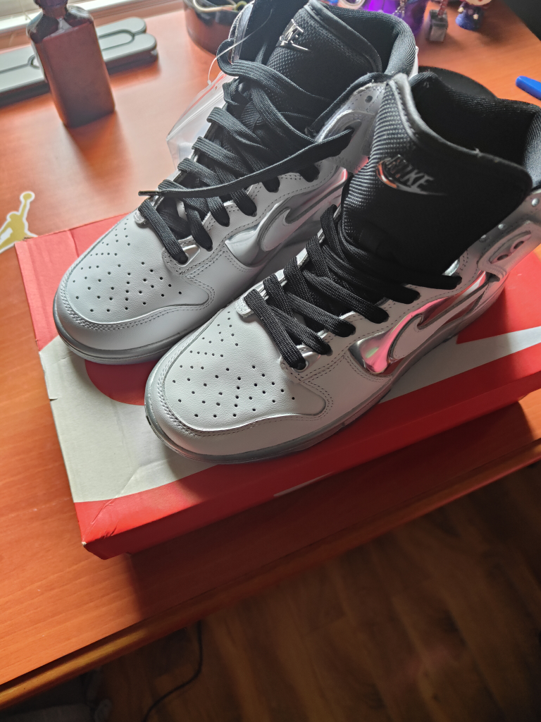 Nike Women's Dunk High SE White / White - Metallic Silver - photo 2
