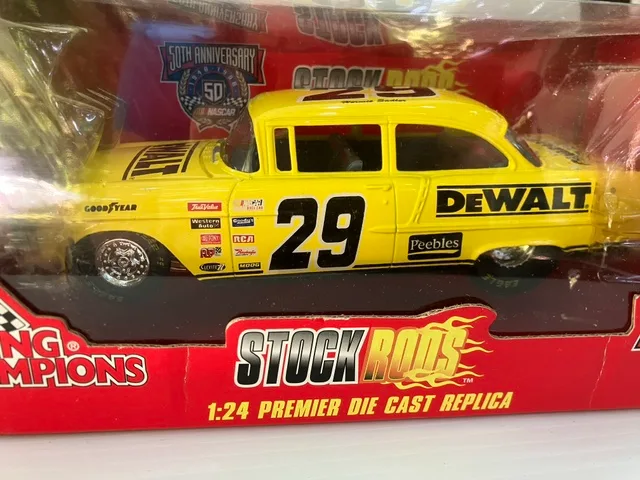 1955 Chevy Bel Air #29 Stock Cars Racing Champions Die Cast image indicator(2)