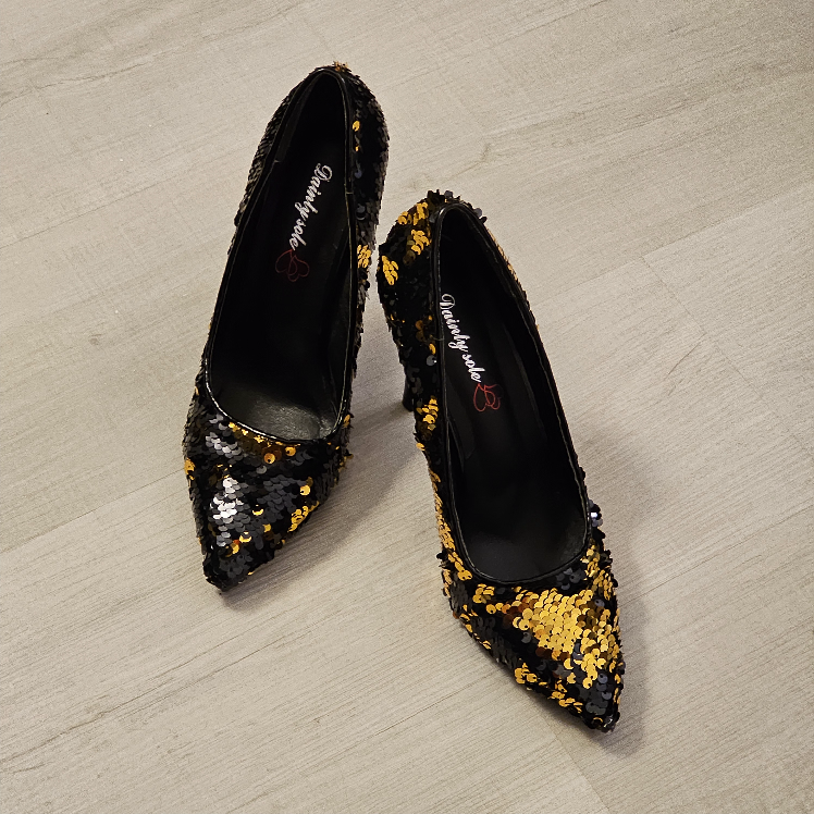 (negotiable) Black and Gold Sequin Heels - photo 4