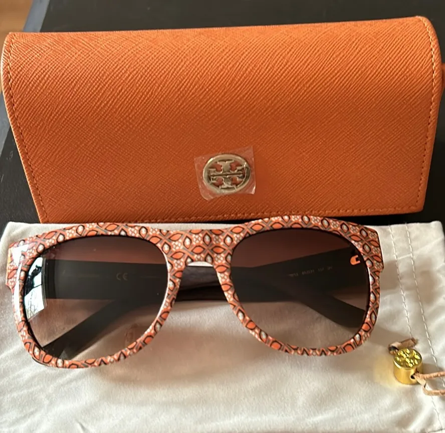 Tory Burch Multicolor driftwood Sunglasses image indicator(4)