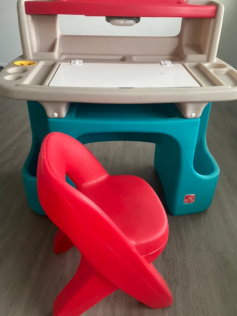 Step 2 Kids Play Desk and Chair Set image indicator(2)