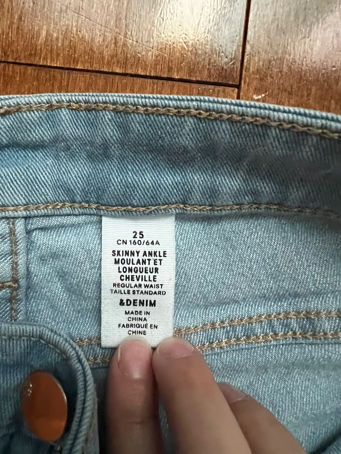 5 pairs of Jeans image indicator(9)