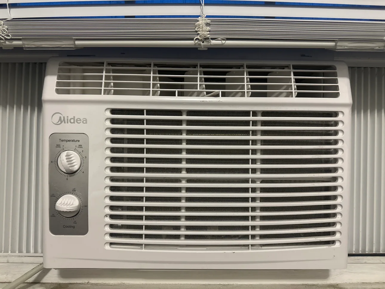Midea 5,000 BTU Window Air Conditioner thumbnail