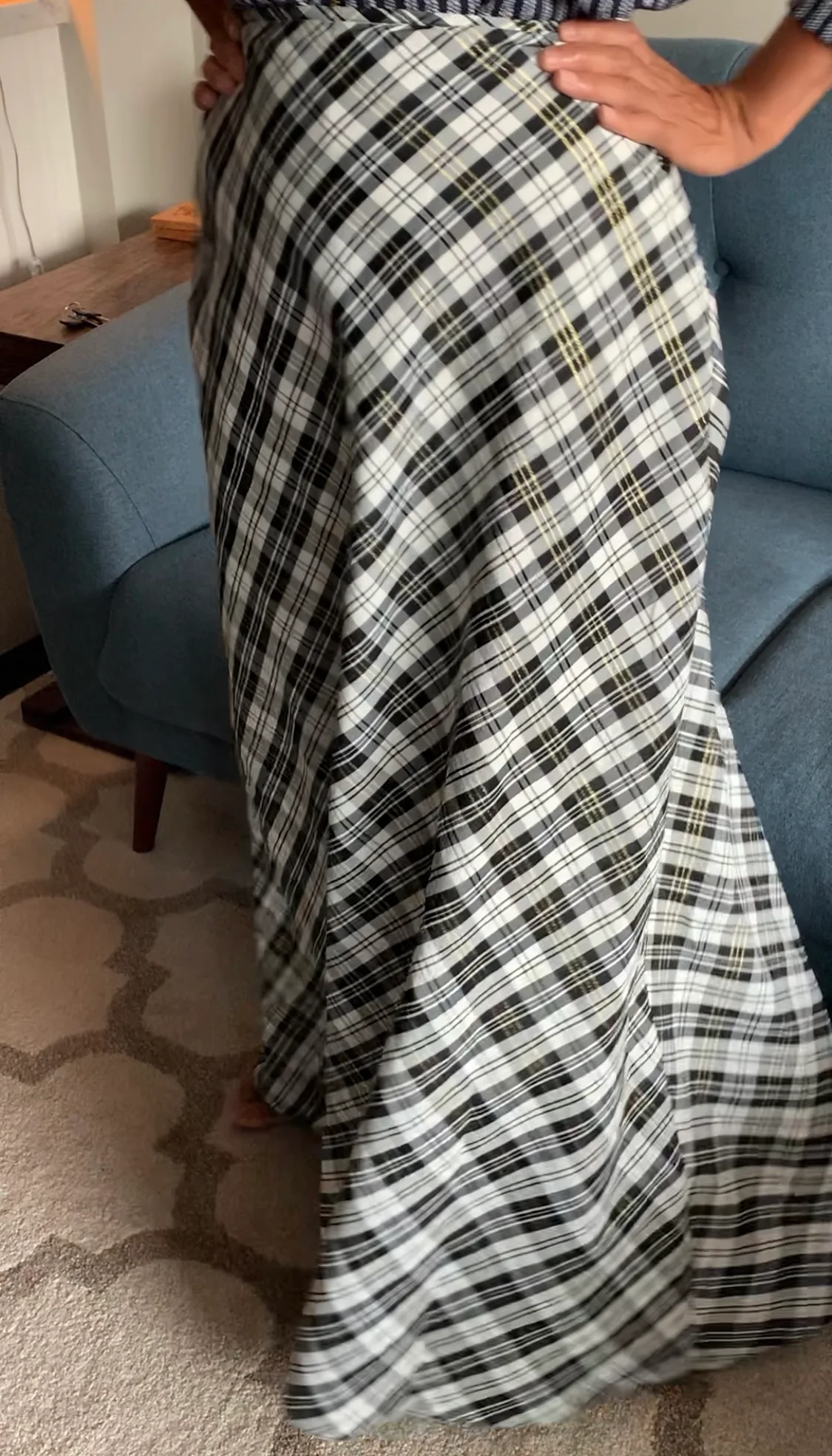 Vintage Black, White, & Gold Plaid Skirt - Perfect 4 Holidays! image indicator(9)