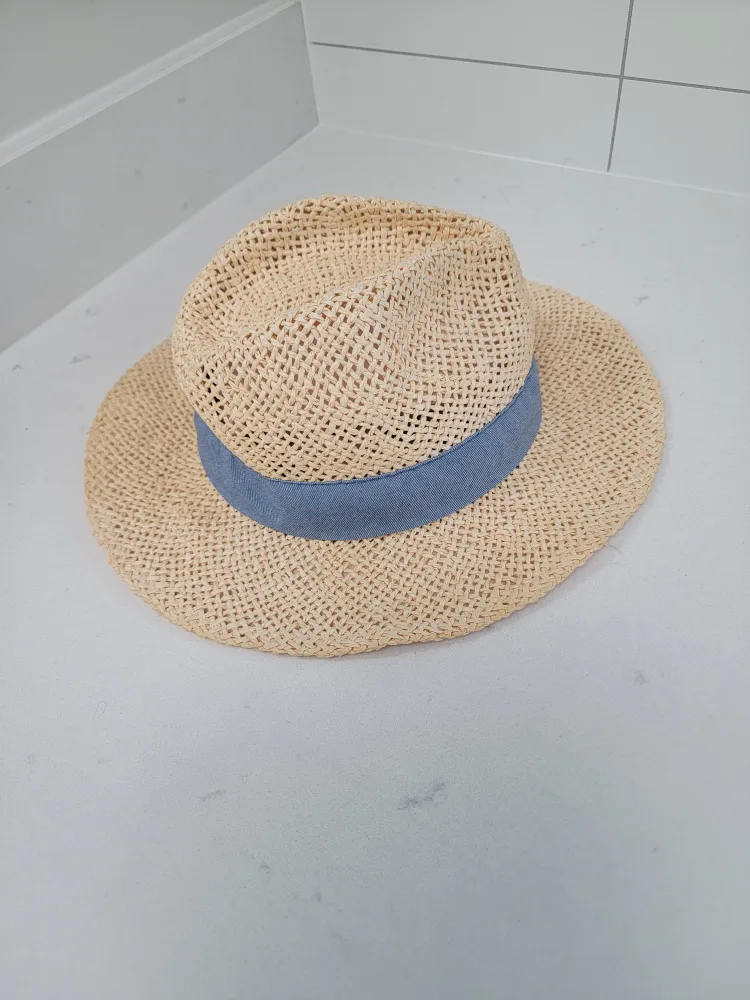 GAP Fedora girls hat image indicator(9)