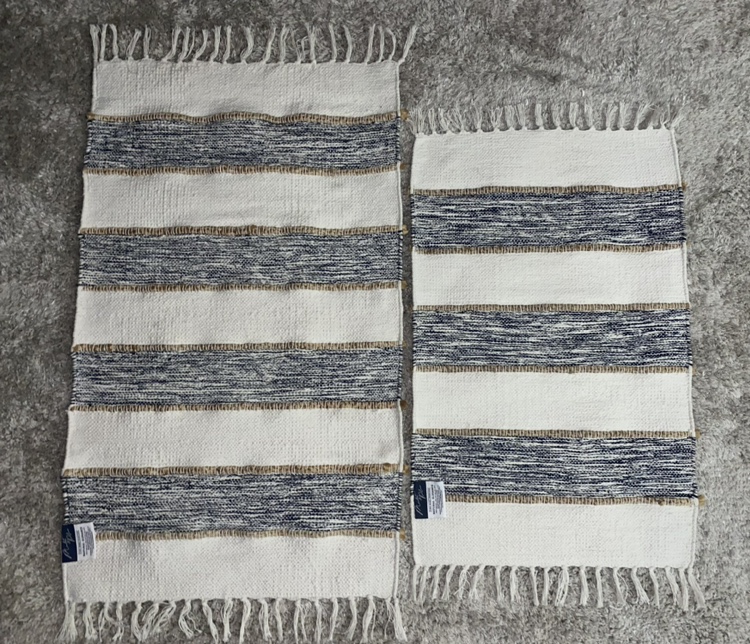 Set of two hand crafted woven rugs - photo 3