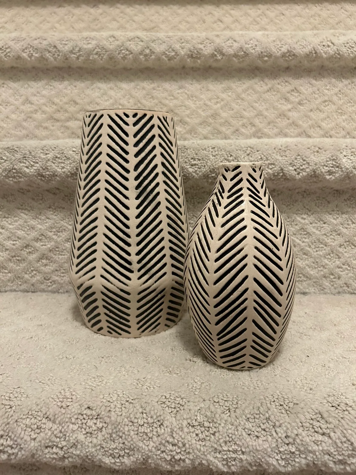 Black and White Geometric Vases thumbnail