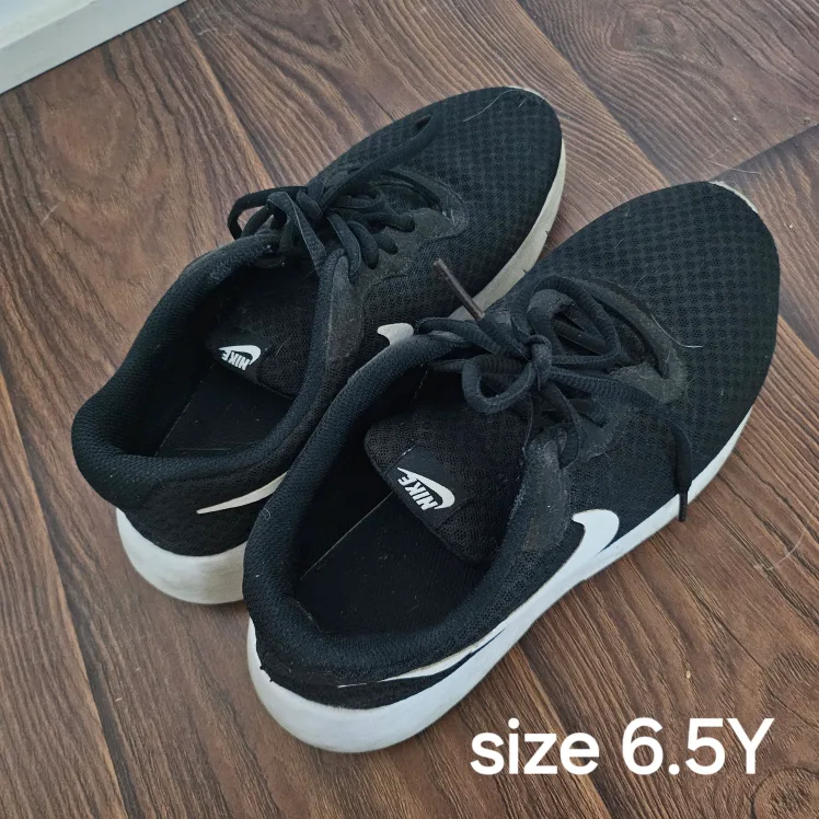 Nike/ Vans/ Converes image indicator(3)