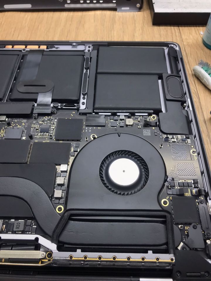 MacBook Pro 16", 2019, Intel i7, 16 GB RAM, 512 GB SSD (ENG/RUS) - photo 4