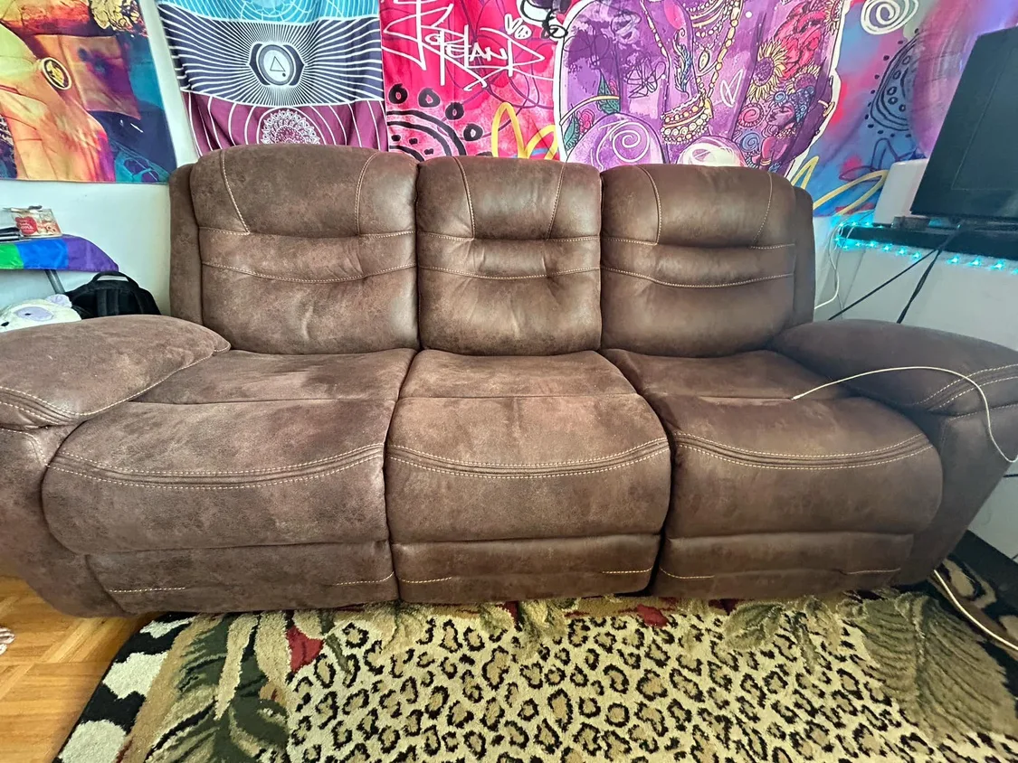 Reclining Sofa with Cup Holders image indicator(3)