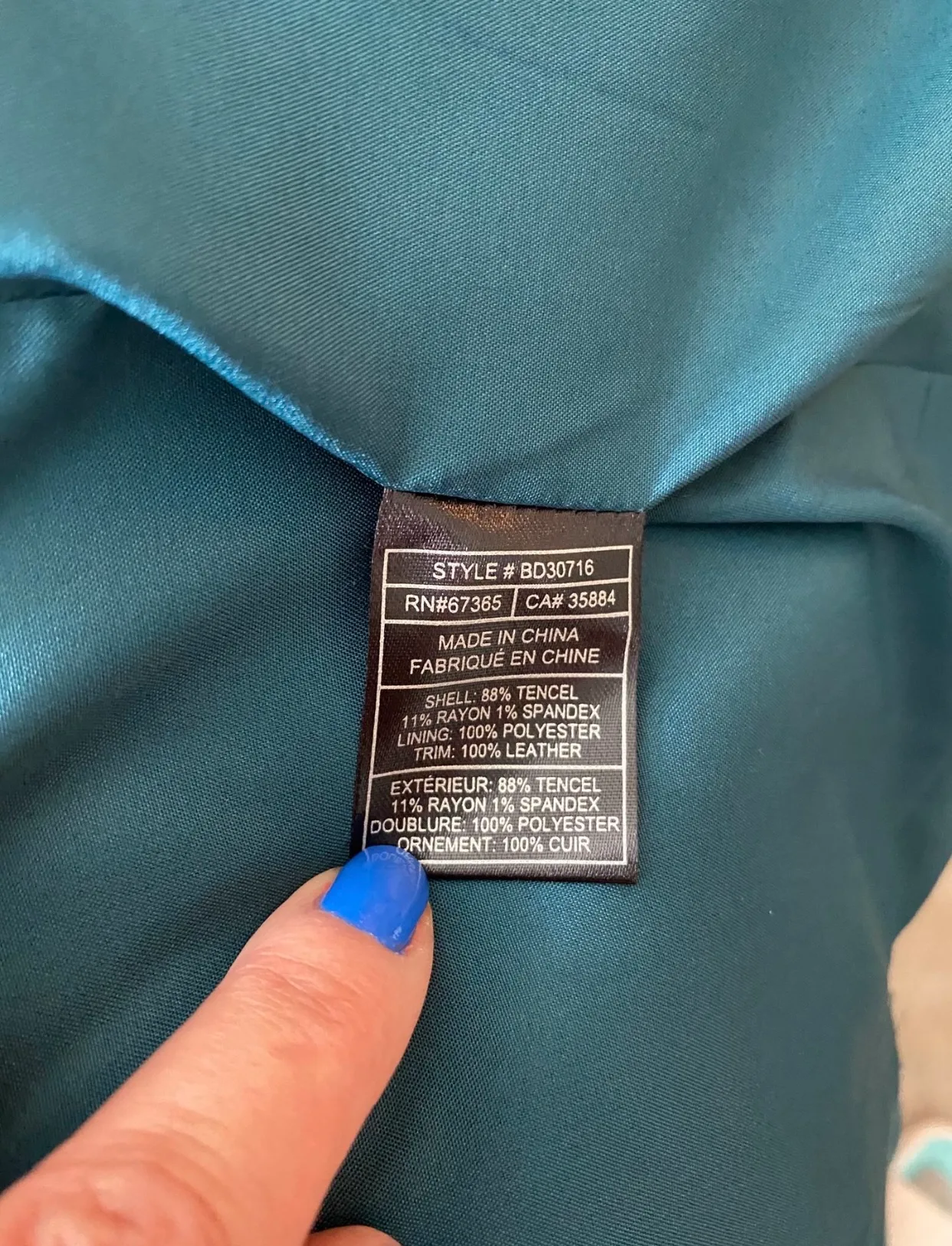 Women’s coat with genuine leather collar size large image indicator(4)