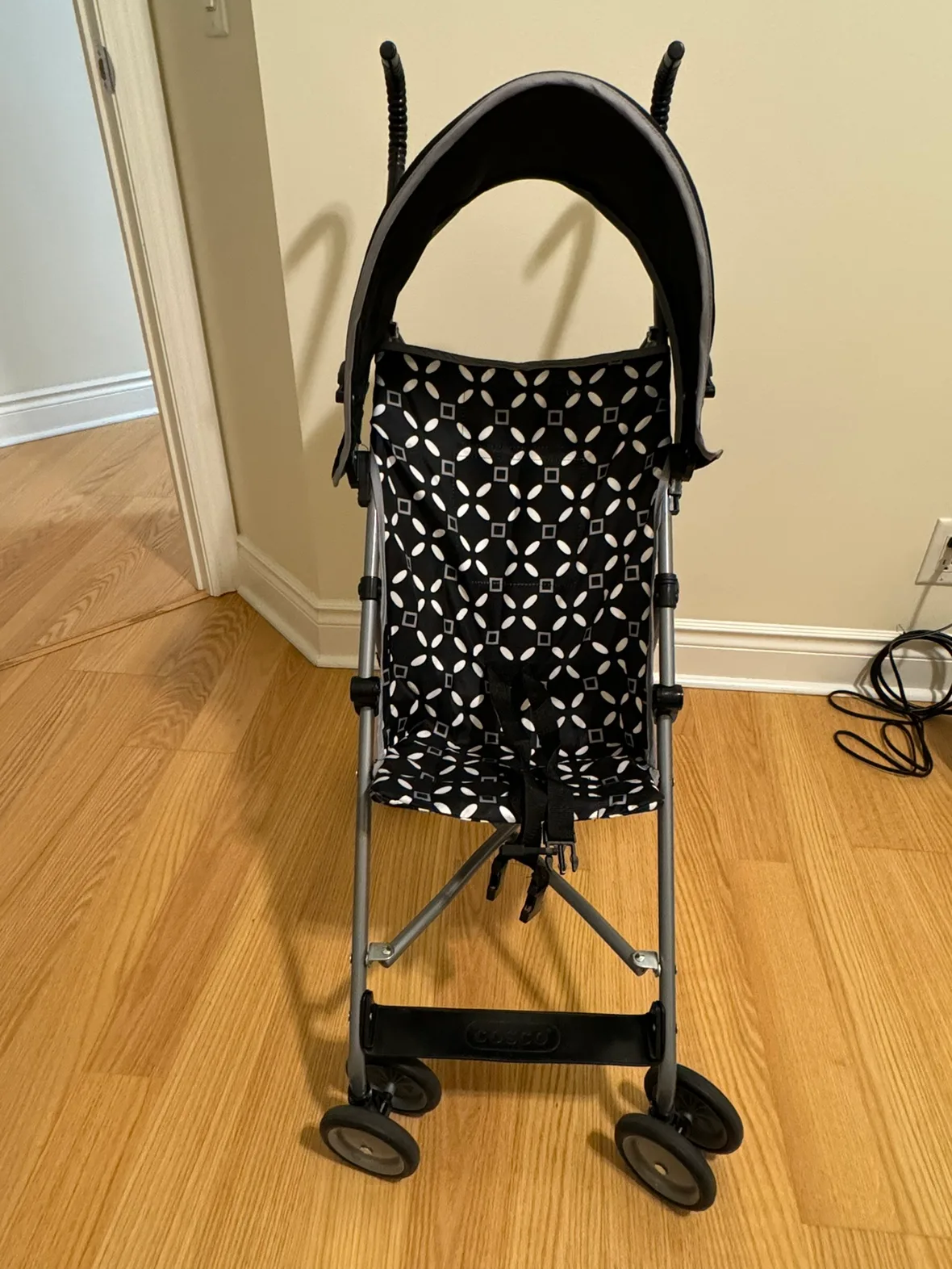 Cosco Lightweight Stroller 🥕 thumbnail