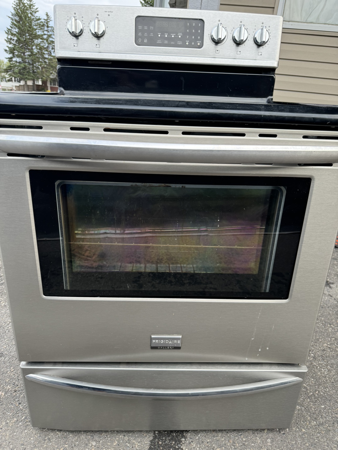 Frigidaire Gallery Electric Stove