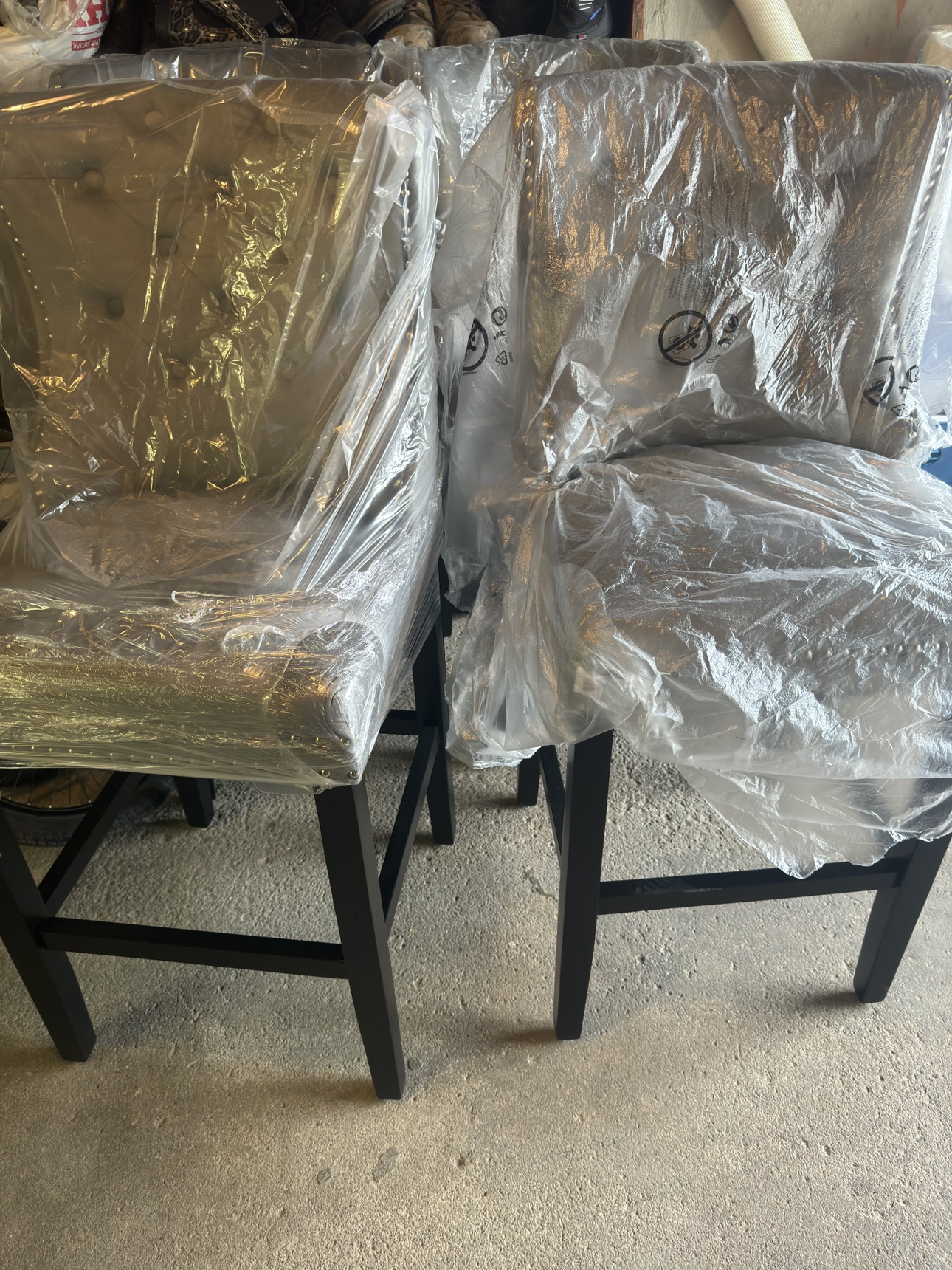 Grey velvet bar stool set of 4 - photo 2