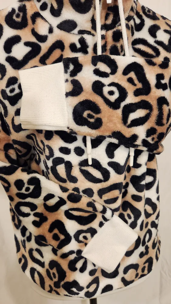 Leopard Print Pullover Sweatshirt image indicator(3)