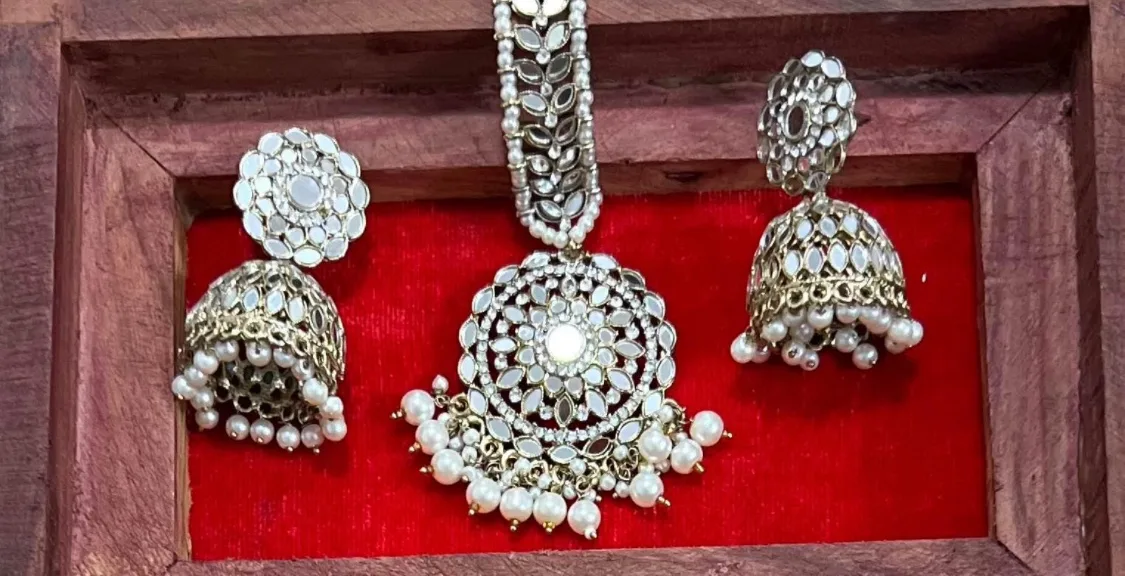 Jewelry Sets. Plz read description. image indicator(2)