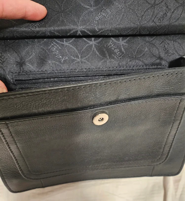 Fossil Leather Crossbody Bag image indicator(3)