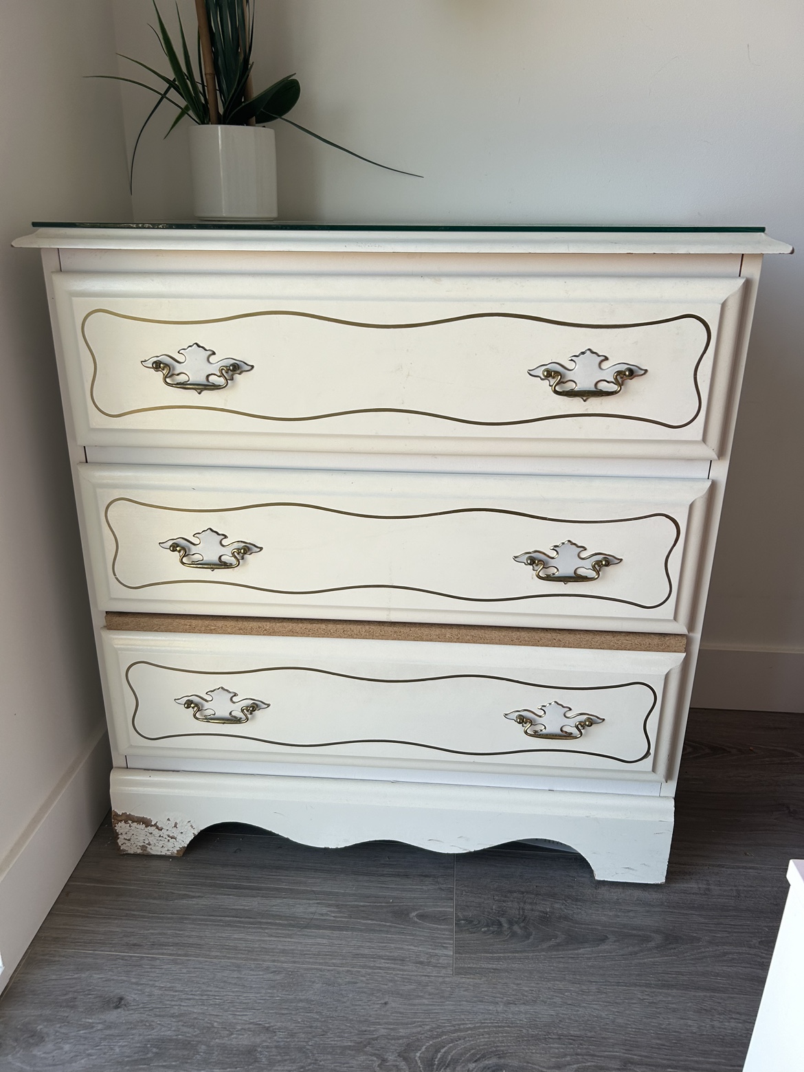 White Three Drawer Dresser - photo 2