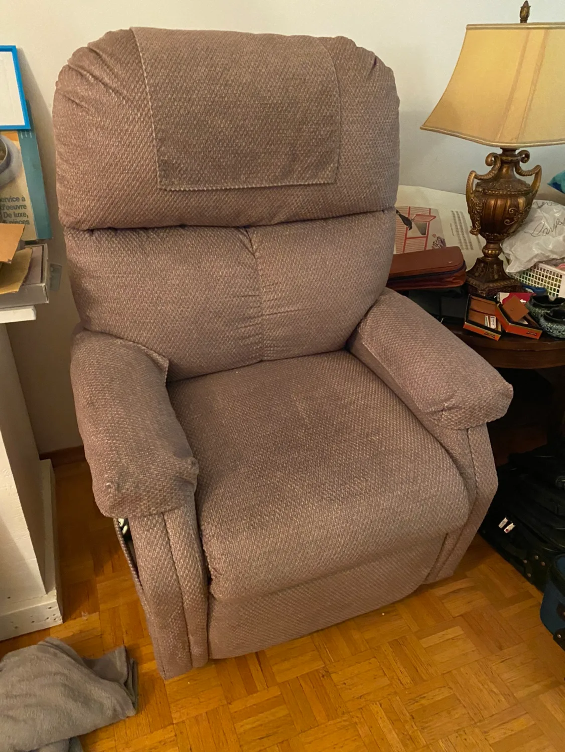 Recliner Chair left image indicator(2)
