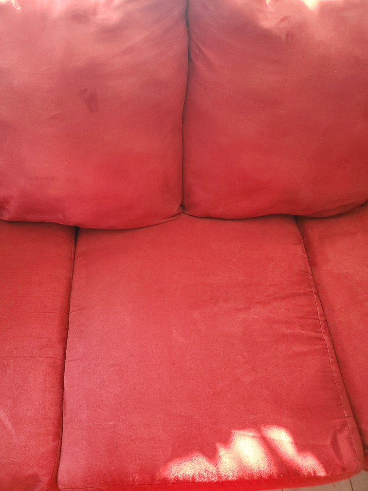 Red Sofa - photo 4