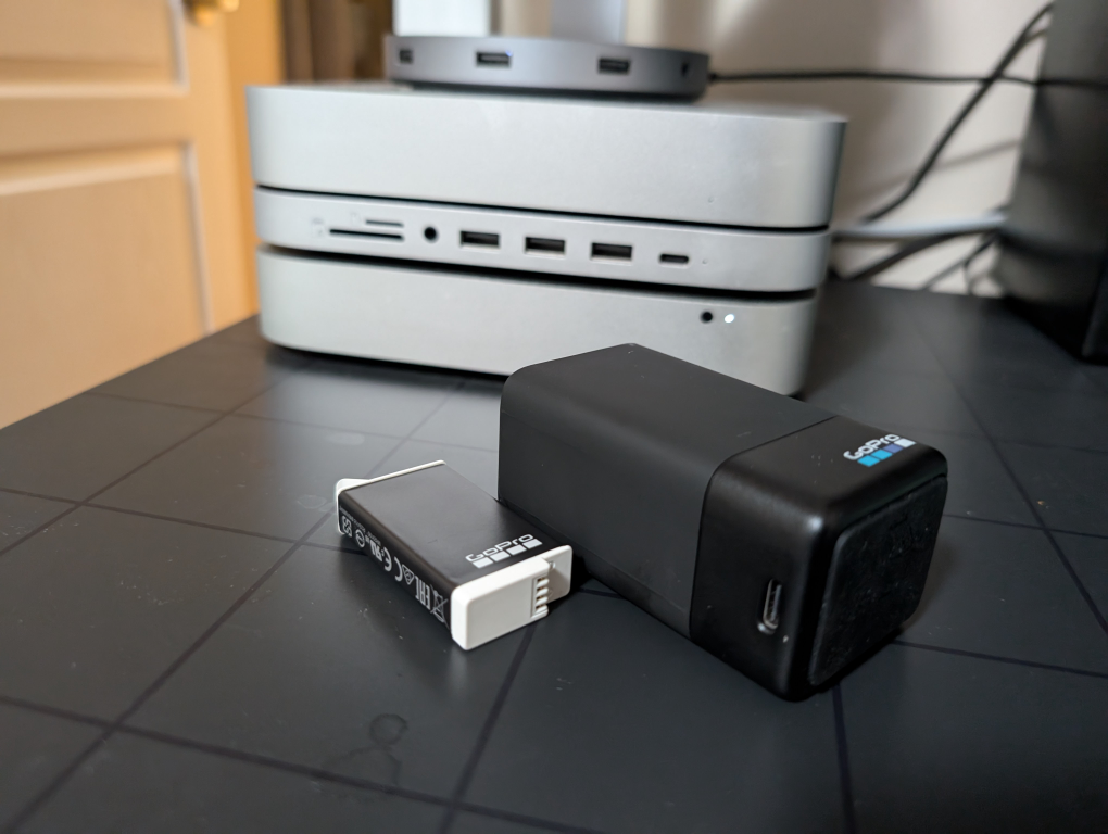 GoPro Enduro Dual Charger for Max - photo 2