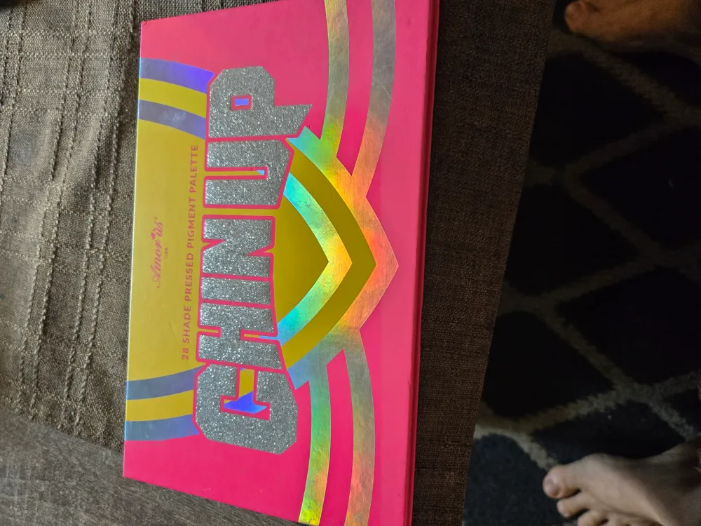 Amor Us 28 Shade Pressed Pigment Palette thumbnail