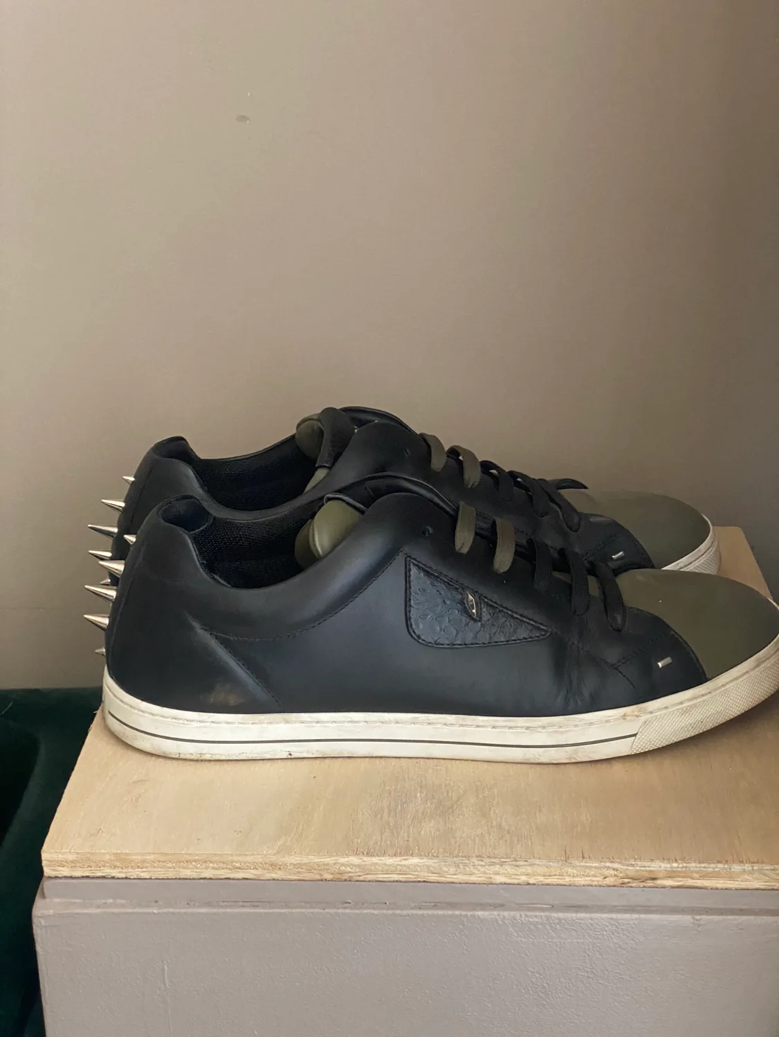 Fendi olive green leather sneakers US8 IT 41 image indicator(2)