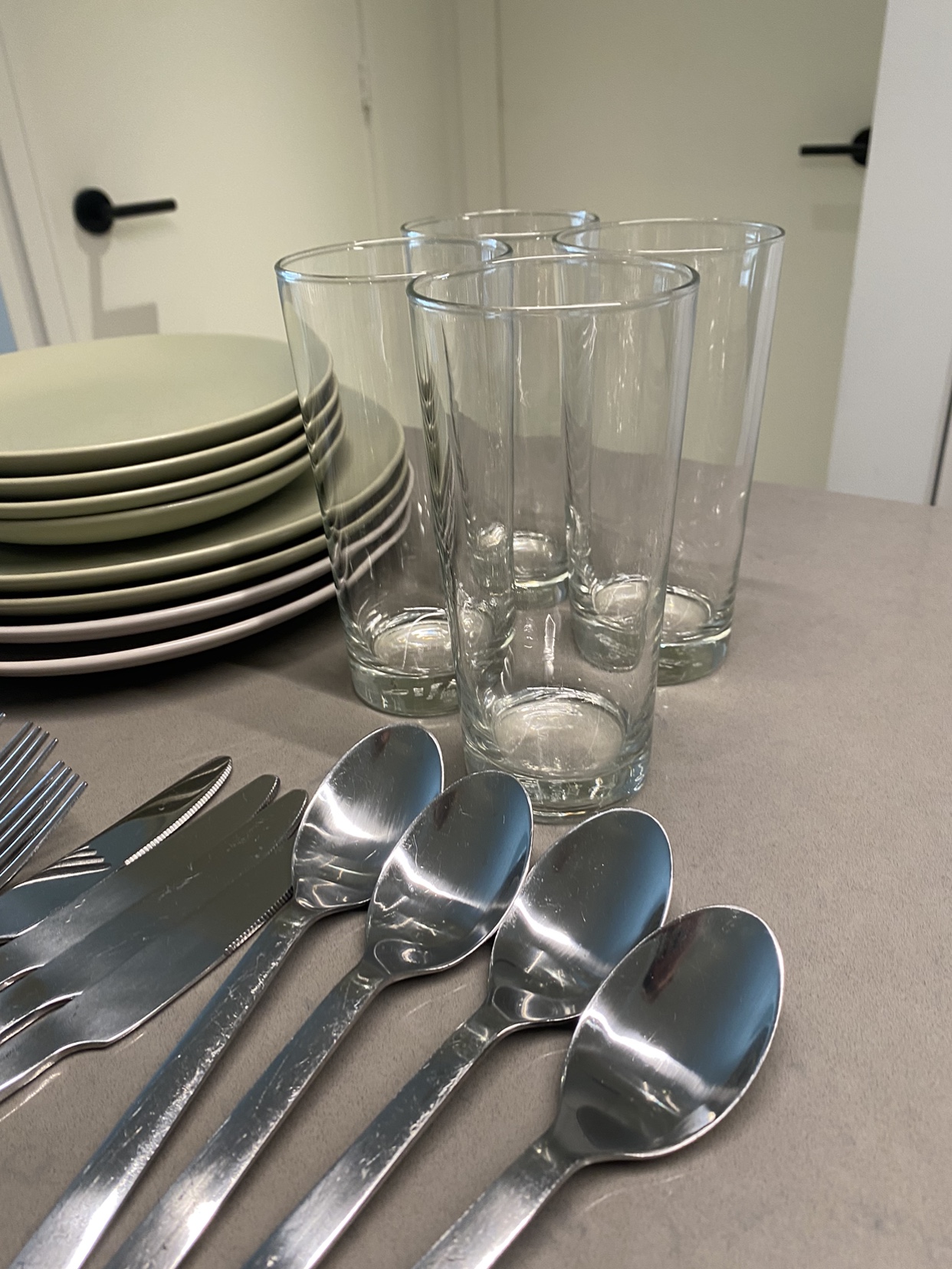 34-Pieces Dinnerware Set - photo 4