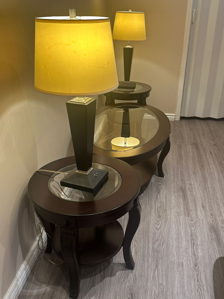 MOVING SALE! Coffee Table Set - photo 3