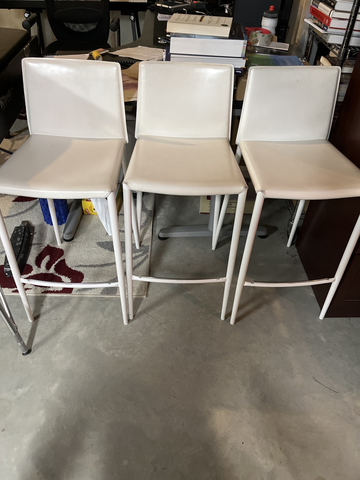 White Bar Stools 🥕 - photo 2