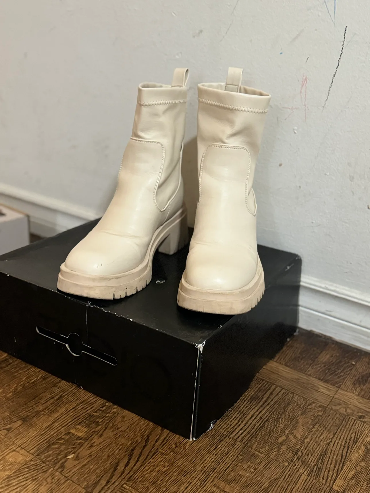 beige Platform Boots image indicator(2)