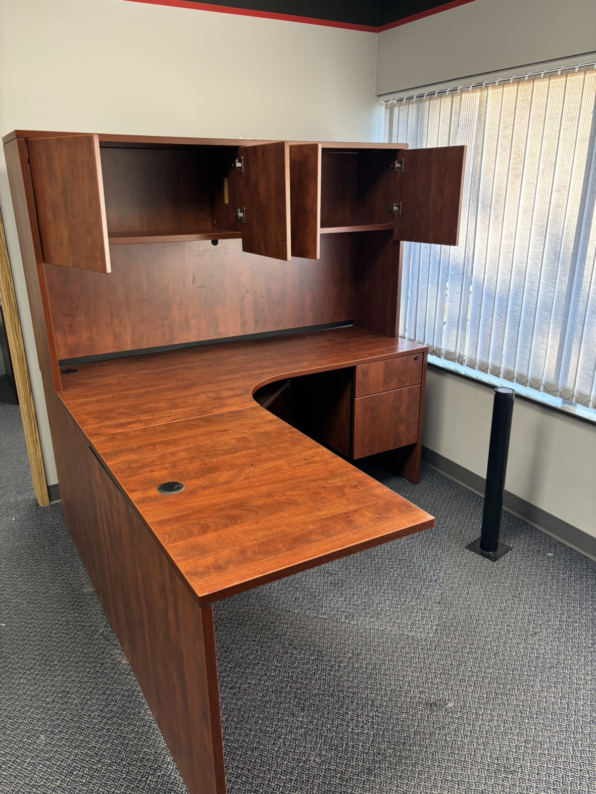 L-Shaped Desk with Hutch - Heavy