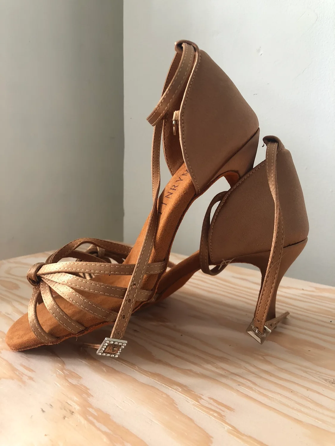 Dance Shoes image indicator(2)