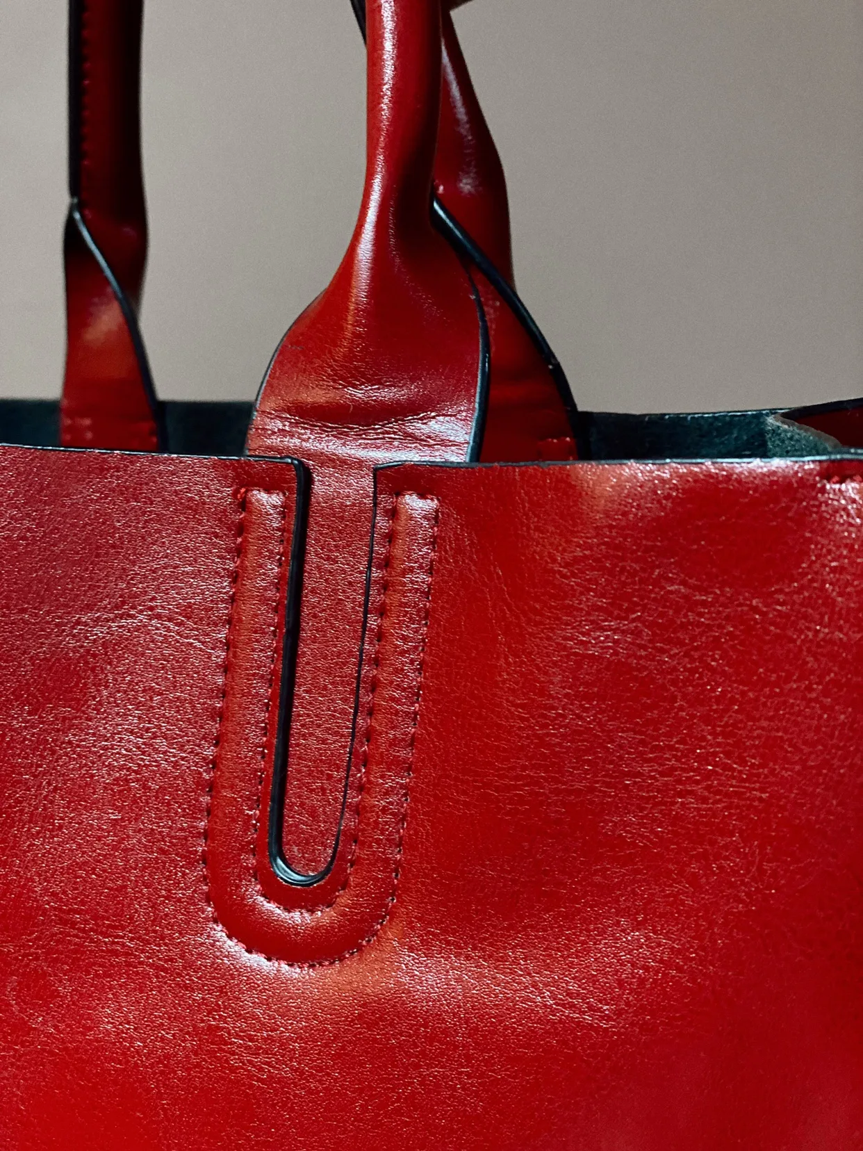 Red Tote Bag PU Leather with Shoulder Strap image indicator(8)