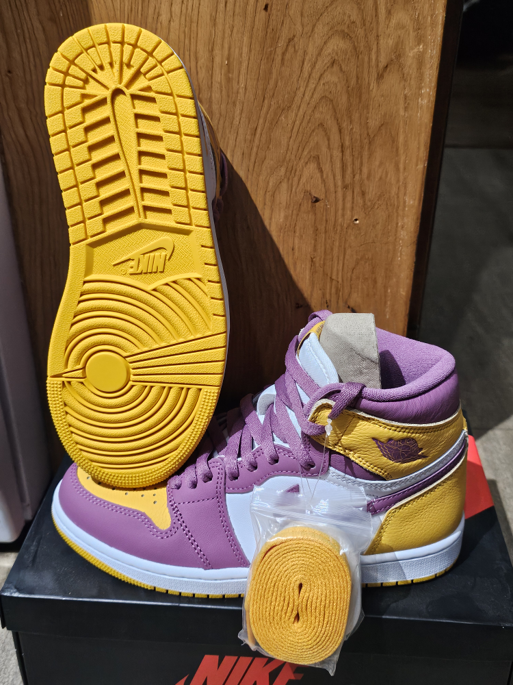 Air Jordan 1 Retro High OG "Brotherhood" - photo 2