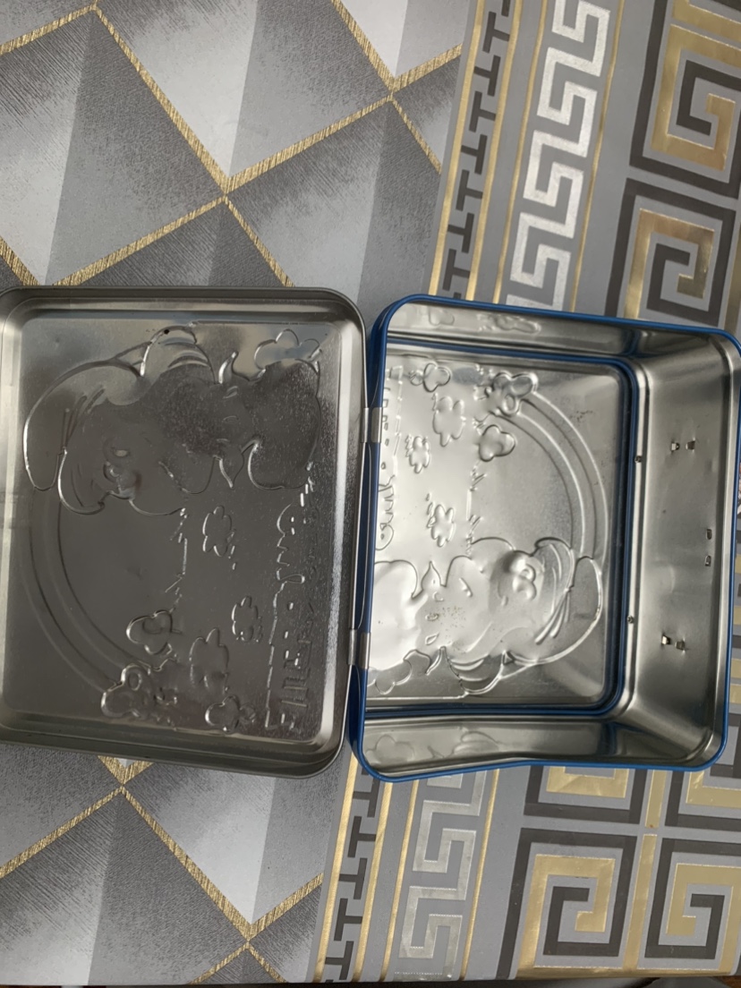 2010 The Smurfs 8"x7" Lunchbox Storage Metal Tin Smurfette - photo 3