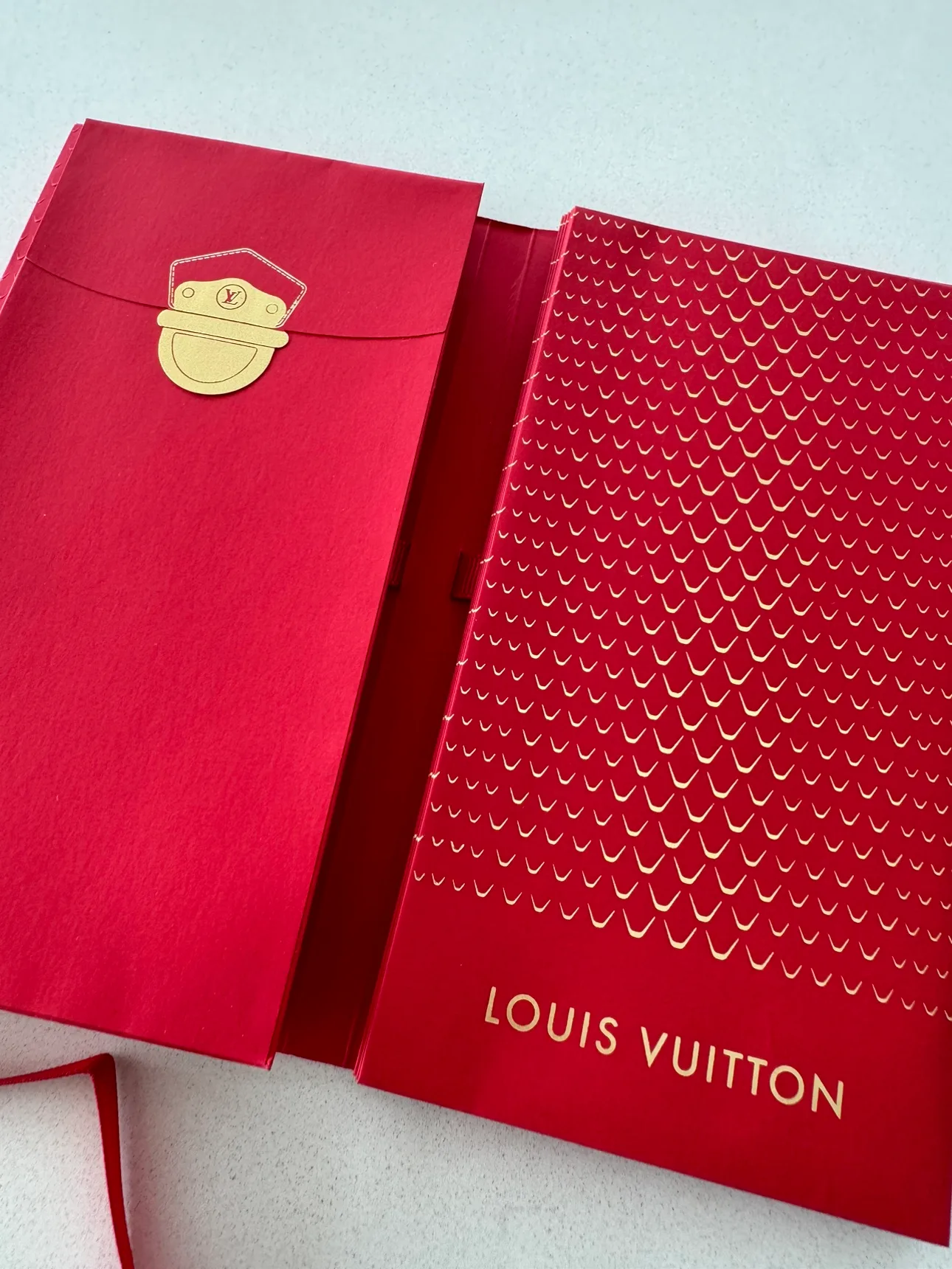 Louis Vuitton Red Envelope image indicator(3)