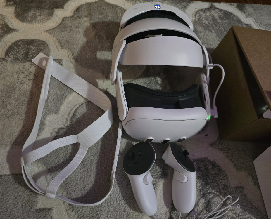 Meta Quest 3 VR Headset - photo 2
