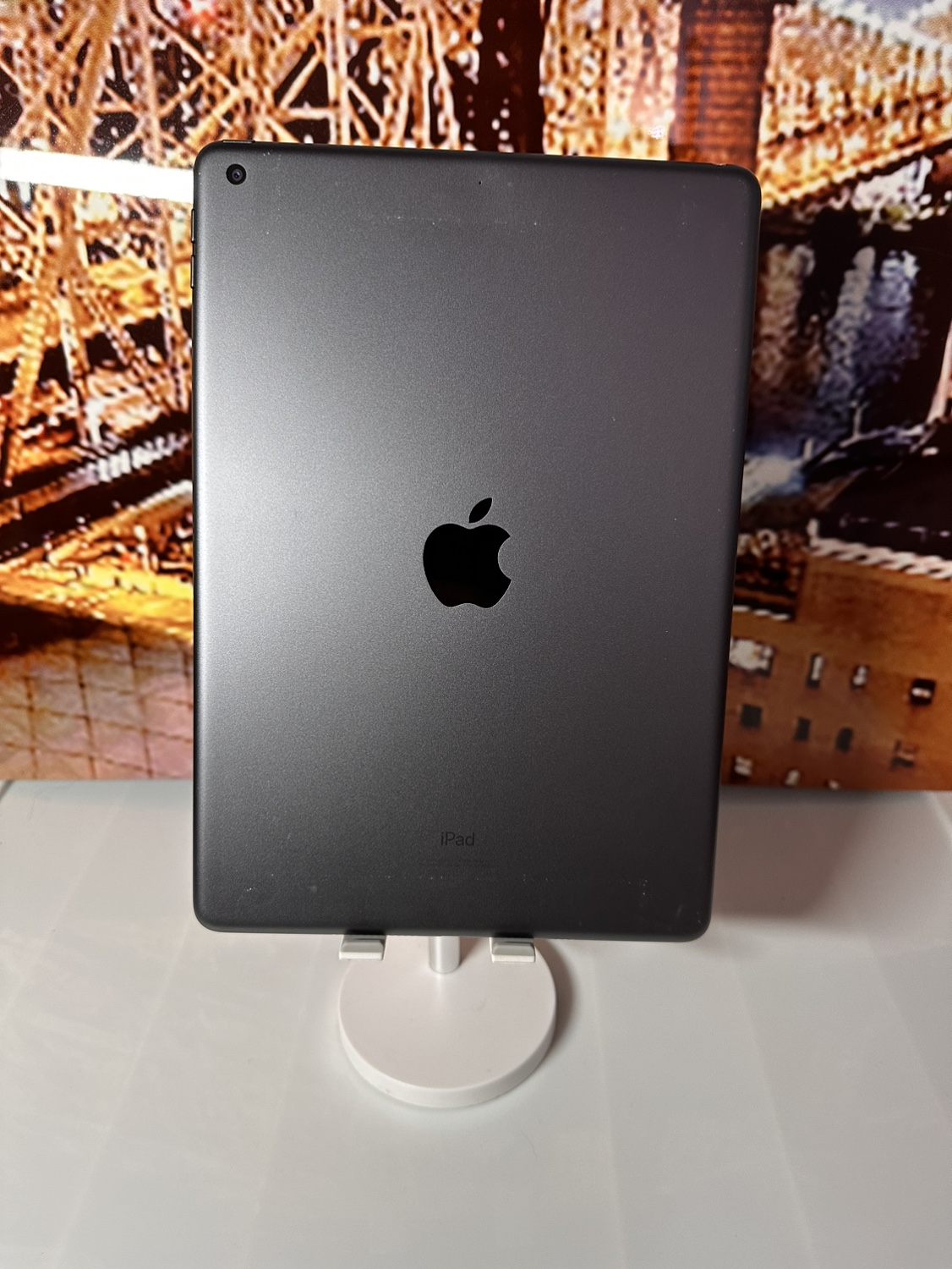 iPad 7th Generation 32GB - photo 2
