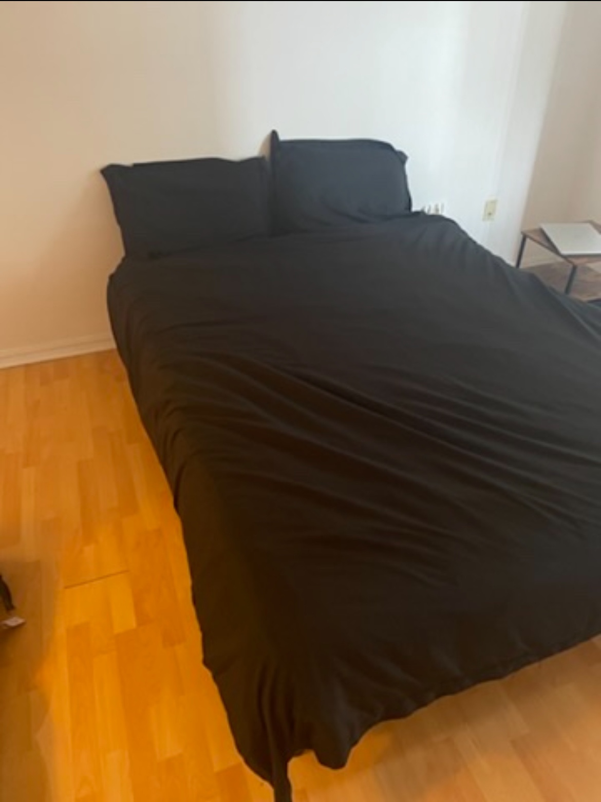 Queen size bed