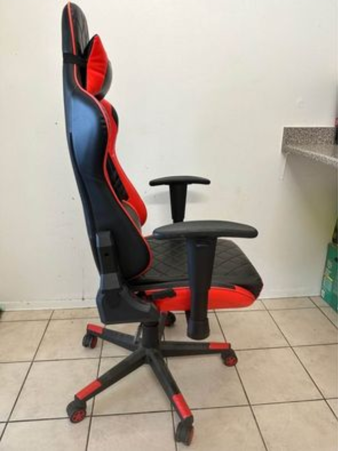 Red Gaming Chair - photo 2