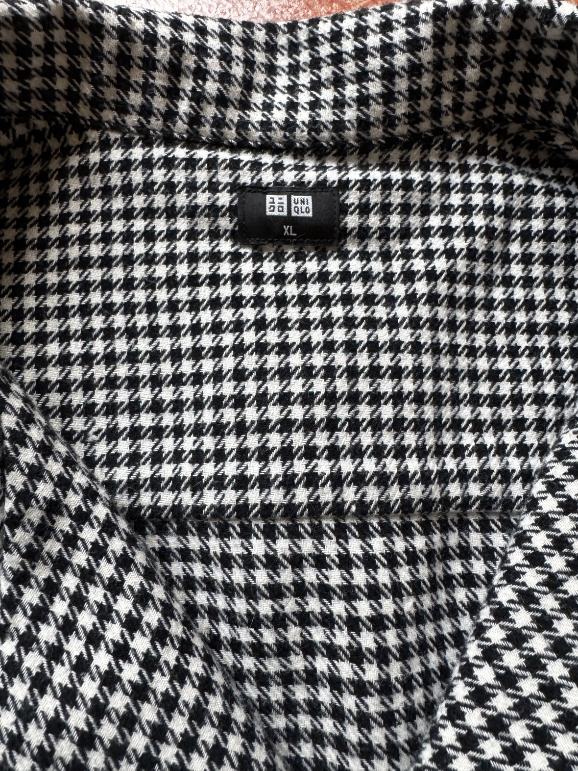 Uniqlo Black and White Houndstooth Flannel - photo 2