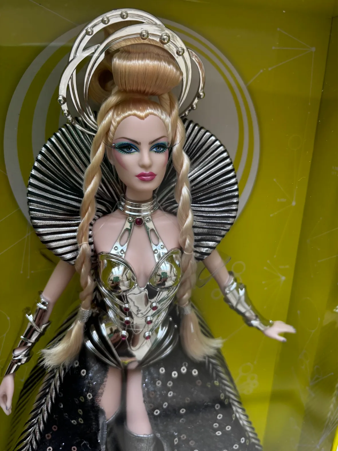 Barbie Collector's Edition - Goddess of the Galaxy image indicator(4)