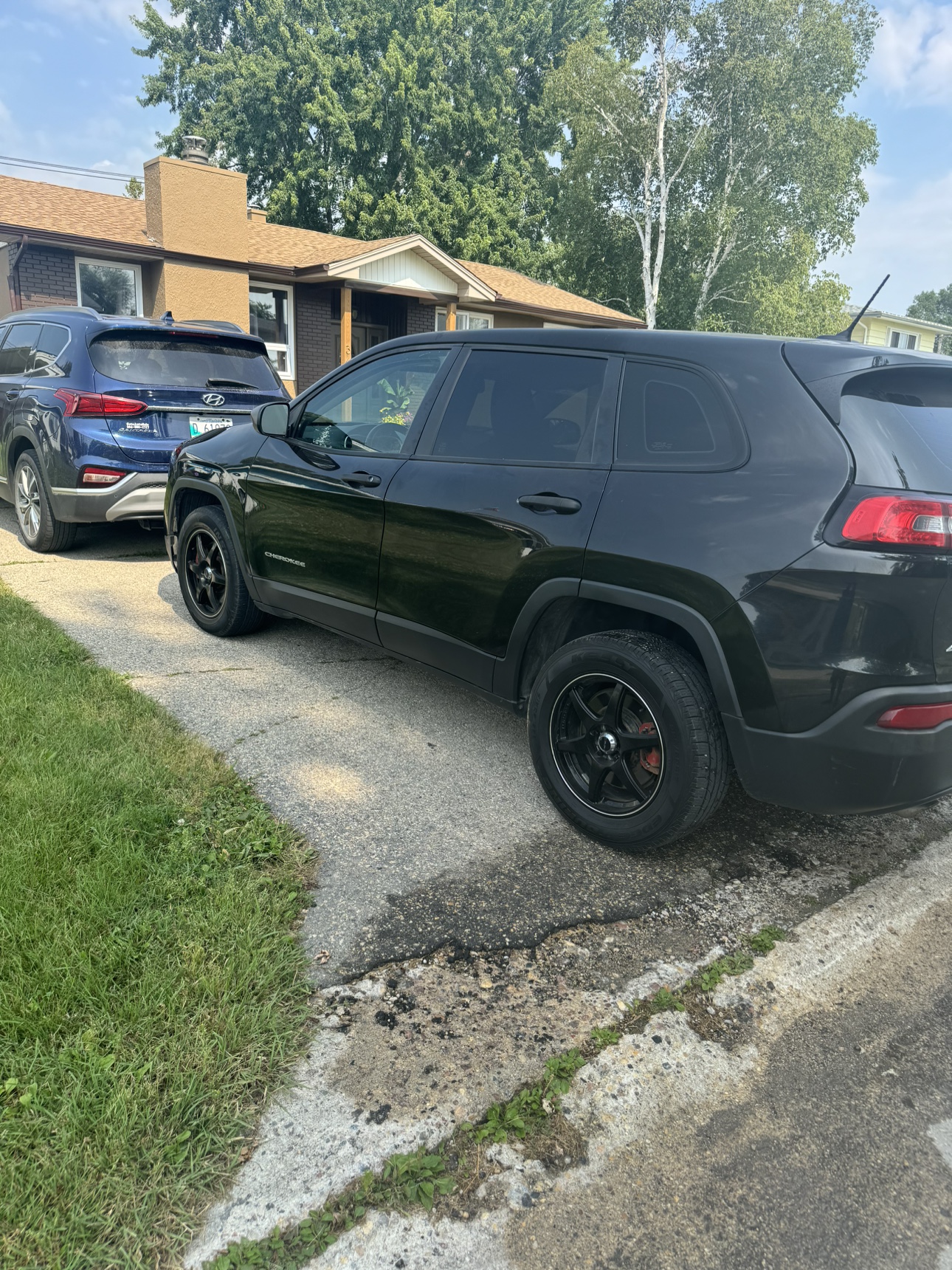 Jeep Cherokee - photo 2