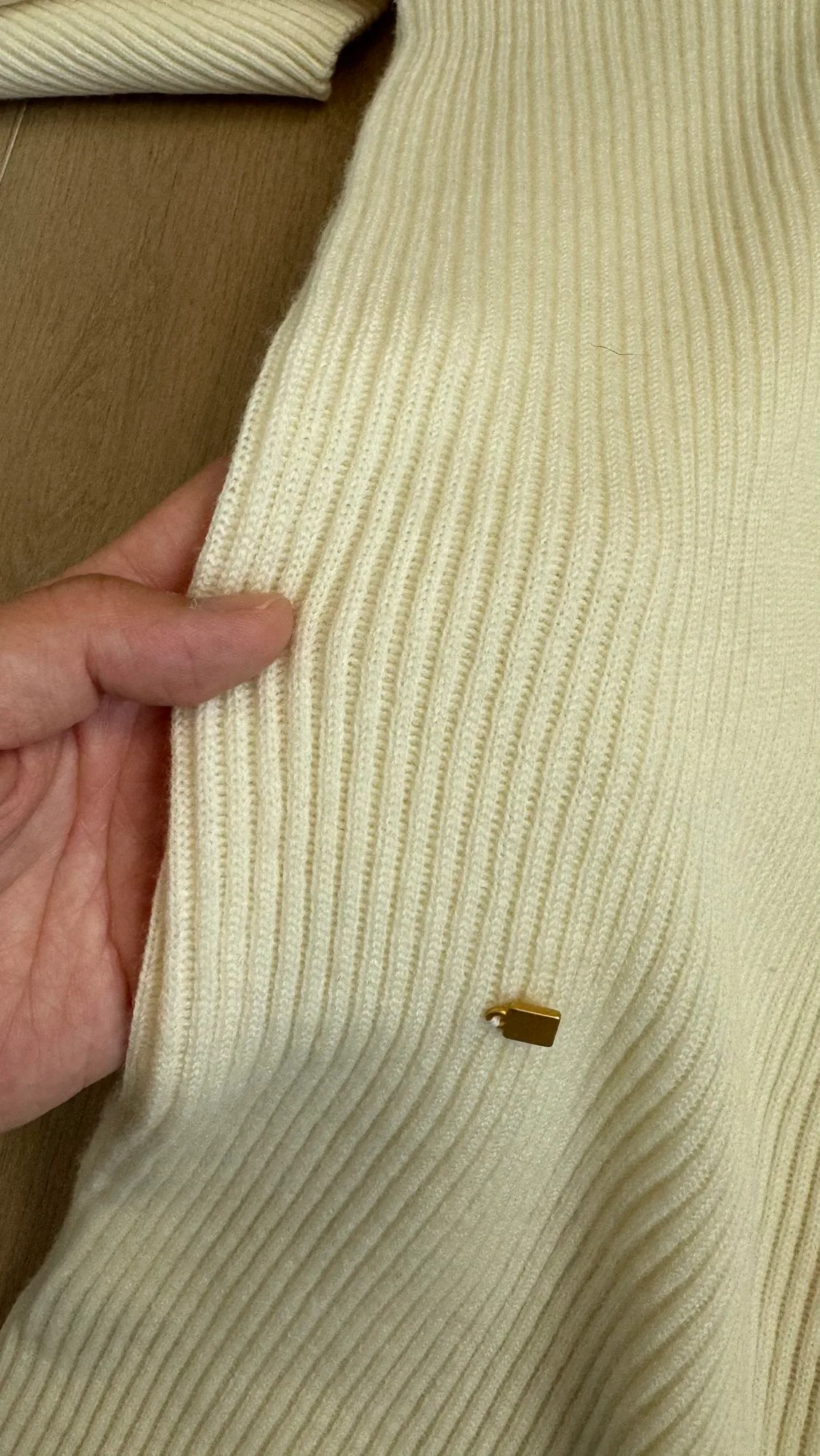 New! 100% wool creamy white wide-sleeves split sweater image indicator(10)