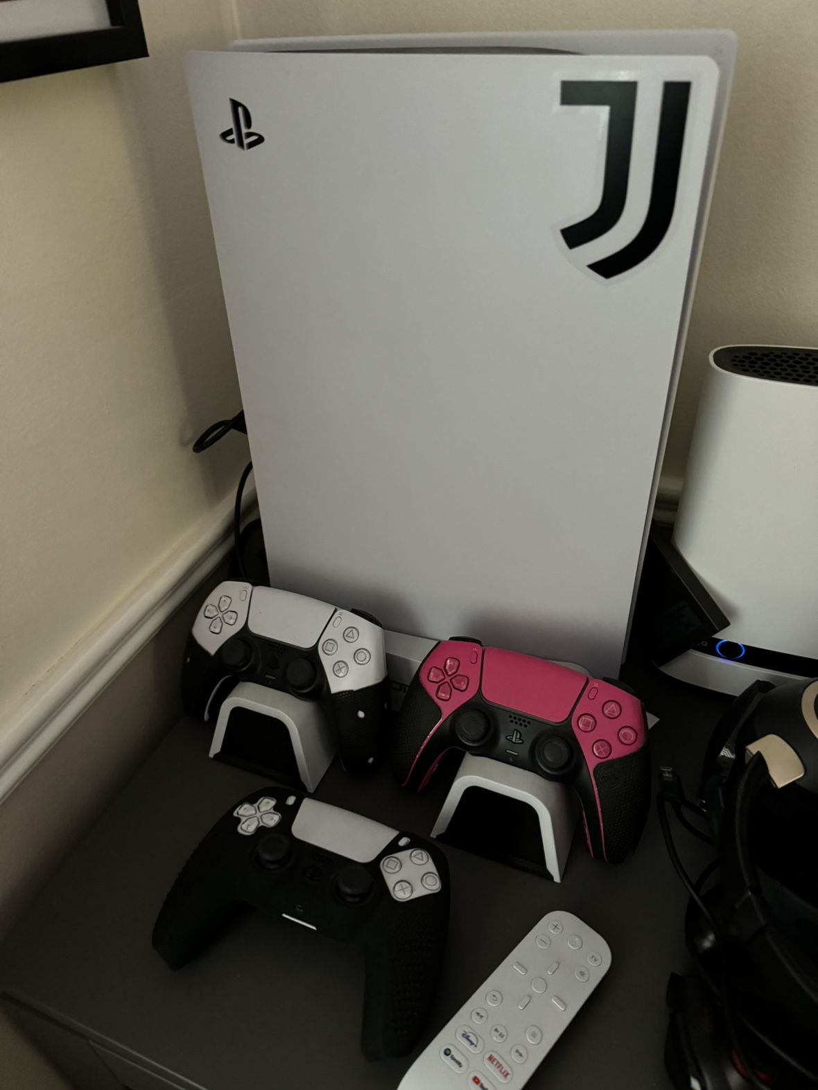 PlayStation 5 - photo 2