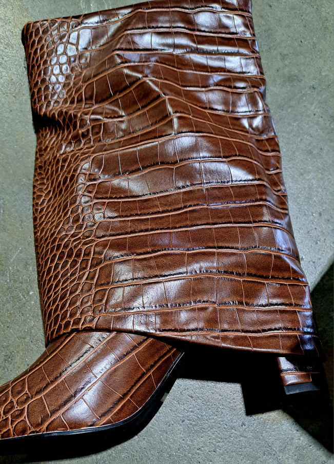 Ladies Crocodile Embossed Slouch Boots - 9.5 - photo 2