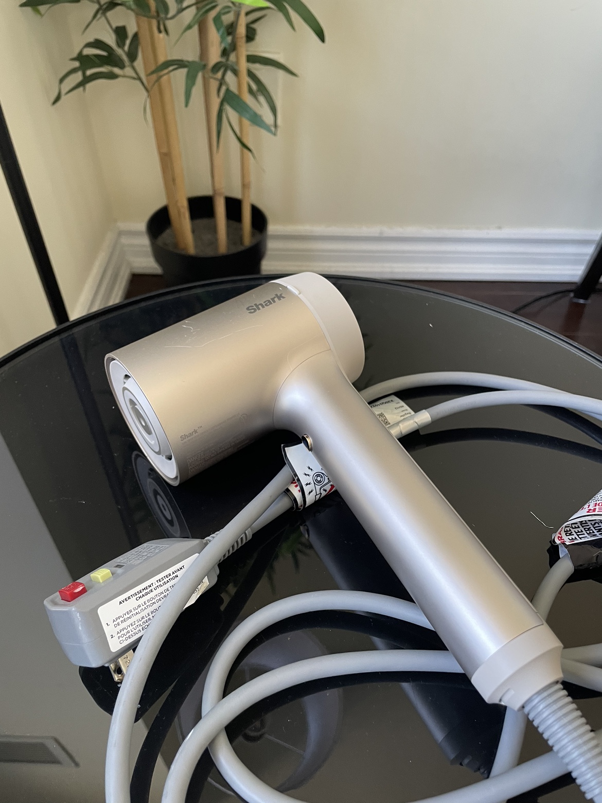 Shark hair dryer + attachments - photo 3